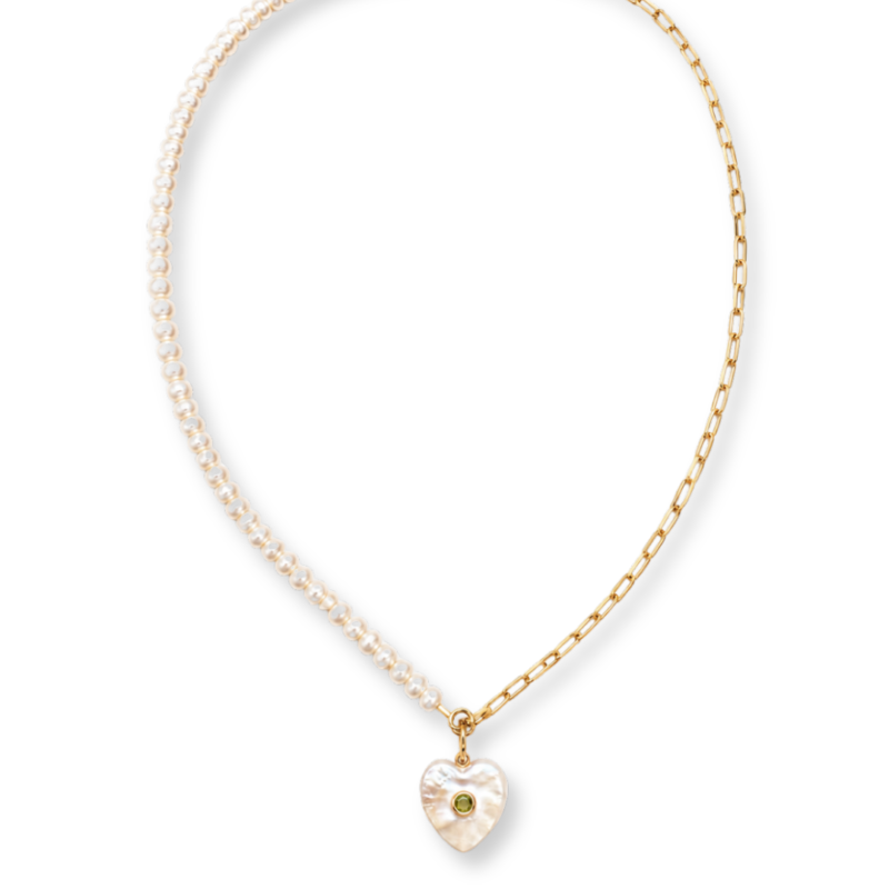 COLAR METADE PÉROLAS NATURAIS E METADE ELO CARTIER EM OURO 18K E PINGENTE CORAÇÃO MADREPÉROLA